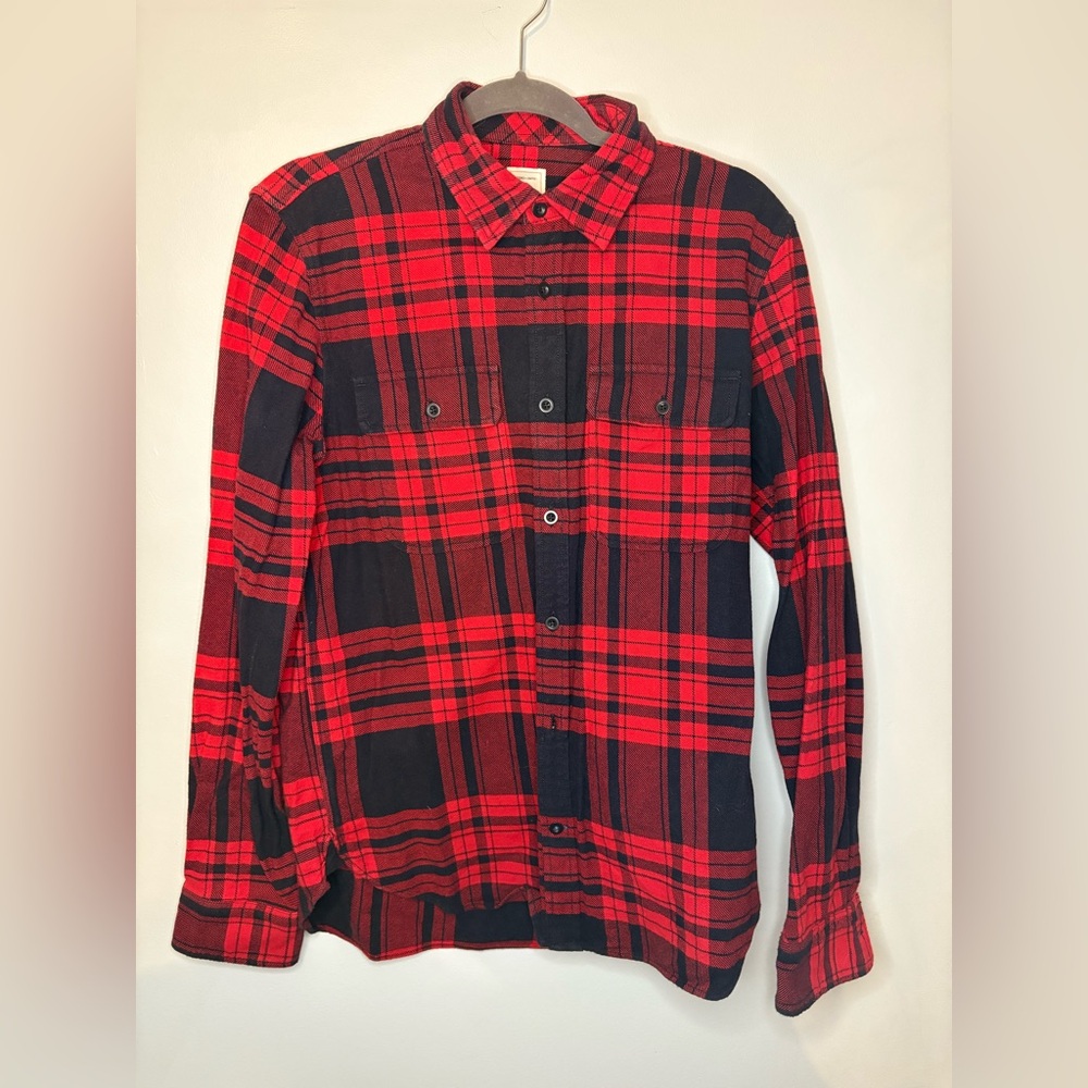 GAP Men’s Red and Black Plaid Flannel Button Up Shirt - Medium